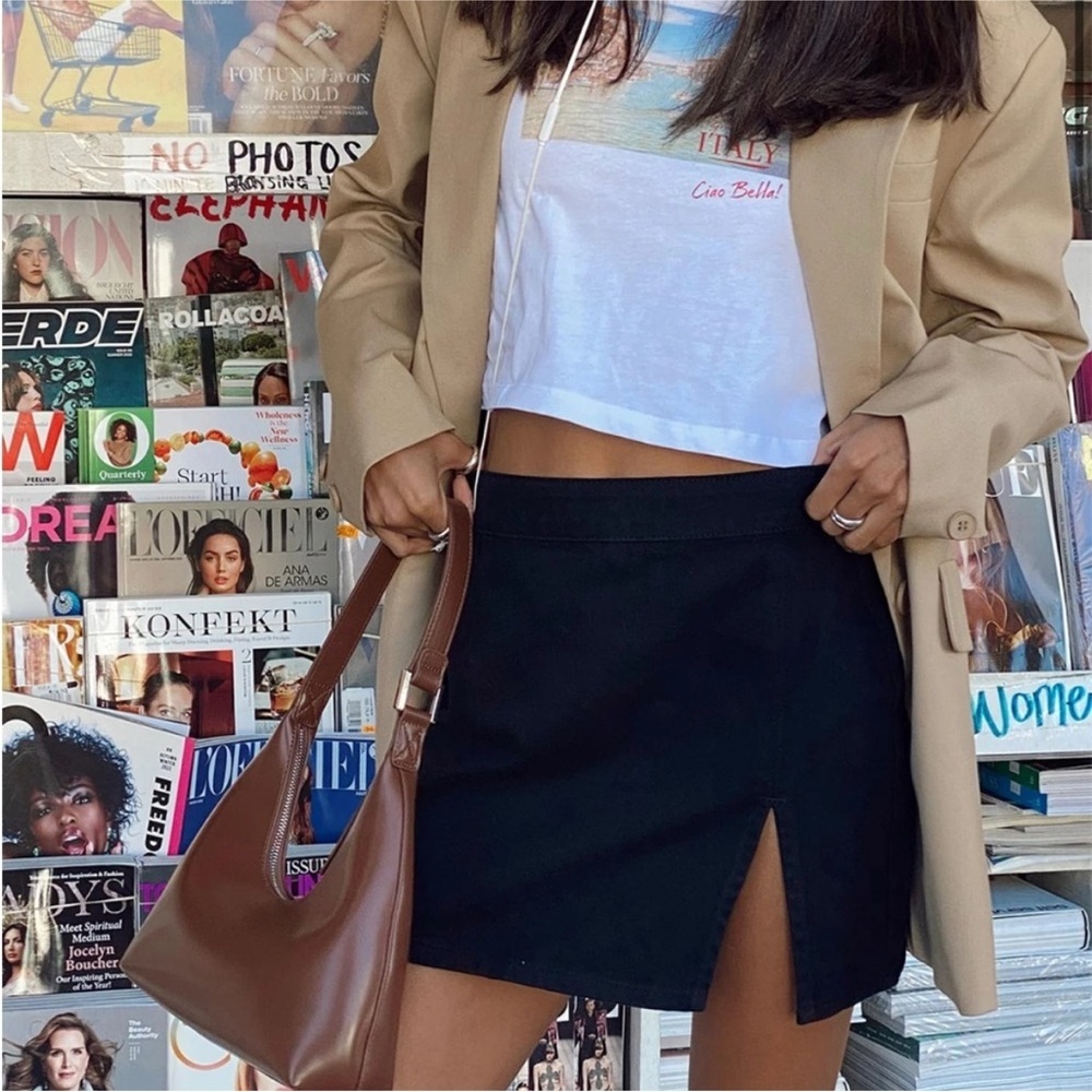 LIONESS Black denim Mini Skirt front slit Y2K size medium